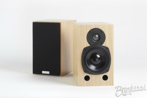 Xavian Bonbonus + Onkyo TX-8020 + Onkyo C-7030