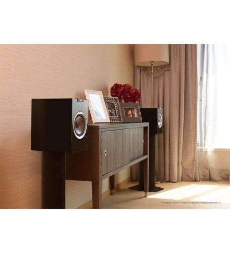 KEF R100