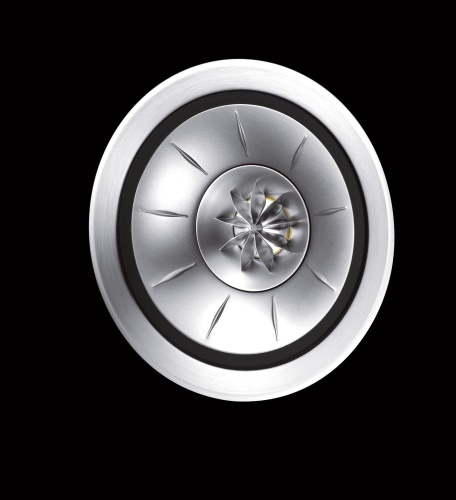 KEF R100