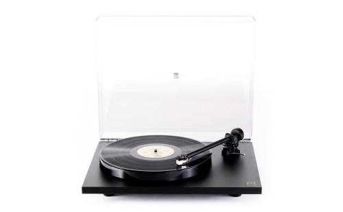 Rega Planar 1 + (Rega Carbon) 