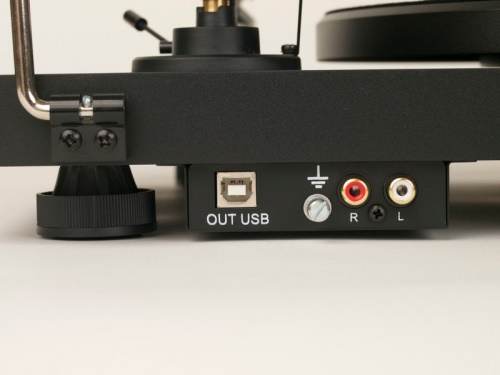 Pro-Ject Debut Carbon Phono DC USB + (OM10)