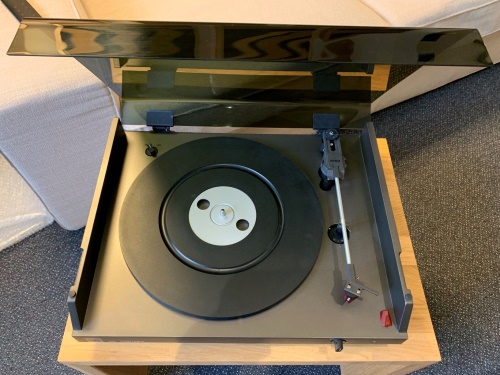 Gramofon Tesla NC 470 