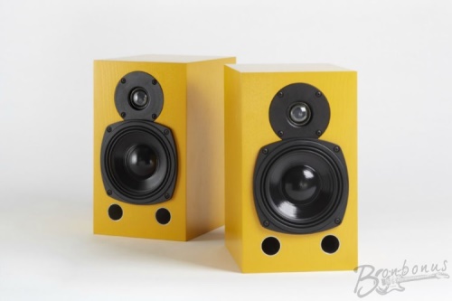 Xavian Bonbonus + Onkyo TX-8020 + Onkyo C-7030