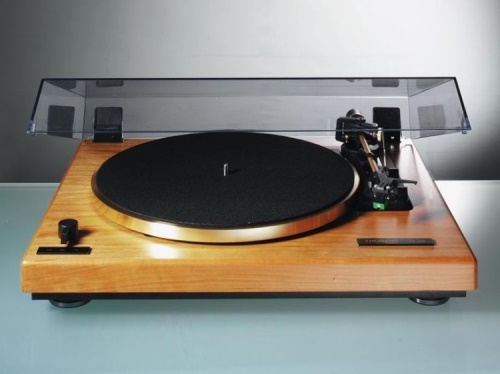 Thorens TD 240-2 + (Audiotechnika AT-VM95E)