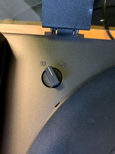 Gramofon Tesla NC 470 