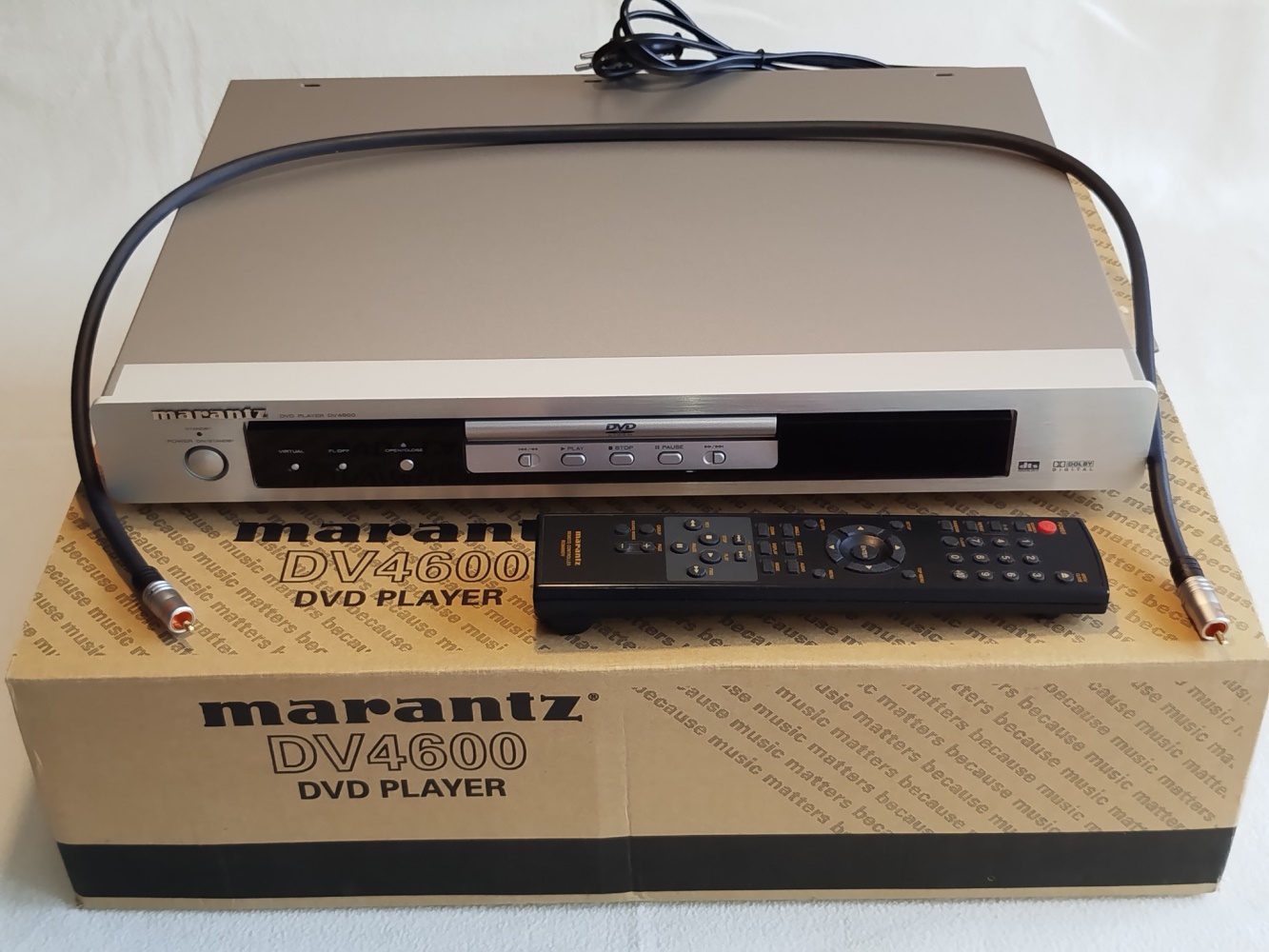 CD/DVD přehrávač Marantz DV4600 – TOP stav, originální krabice | 1 titulní s krabicí a kabelem (3).jpg